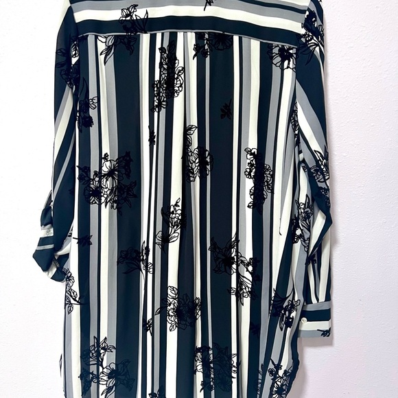 Chenault Black and White burn out velvet 3/4 Sleeve Button Down Shirt 1X - Picture 3 of 8